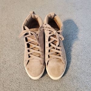 Steve Madden suede ankle shoes